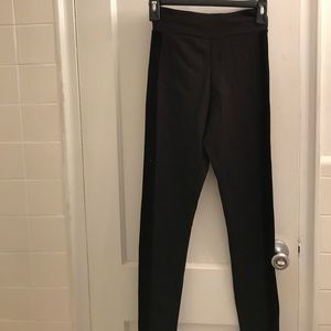 Black leggings, with velvet stripe